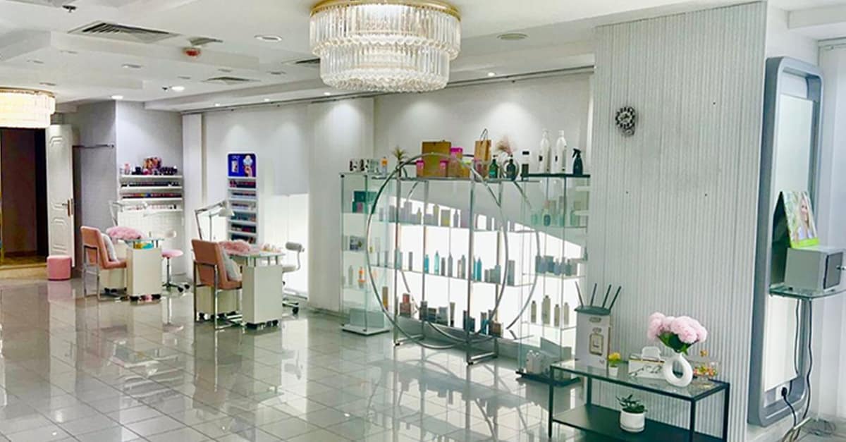 Transform: Hairwash + Regular Blow Dry With Optional Haircut Or Color Abu Dhabi Transform: Hairwash + Regular Blow Dry With Optional Haircut Or Color Abu Dhabi