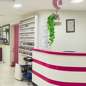Blow Dry And Hair Wash With Optional Haircut And/Or Roots Touchup Abu Dhabi