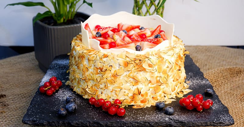 1, 2 Or 3 Kg Cake Of Choice At 4* Filaments At Southern Sun Abu Dhabi - Image 6