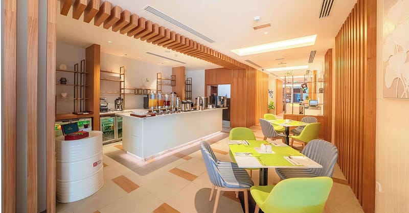 4* Breakfast Buffet With Pool Access; Child (Aed 29), Adult (Aed49) Dubai - Image 4