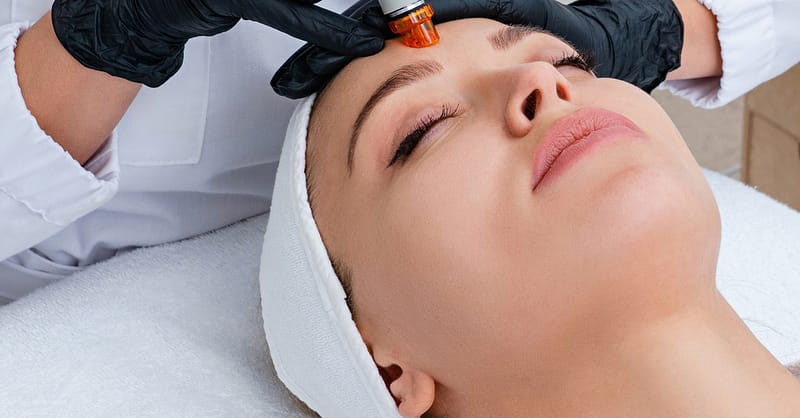 40- Or 60-Min Hydra Facial W/ Vitamin C, Anti Agin Men/Women Dubai - Image 2