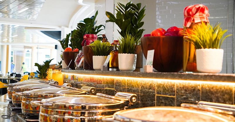 5* International, Mediterranean Or Italian Theme Night With Beverages Dubai - Image 3