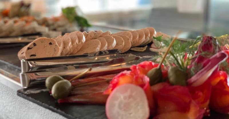 Lunch Or Dinner Buffet At Royal M Hotel By Gewan Abu Dhabi Abu Dhabi - Image 7
