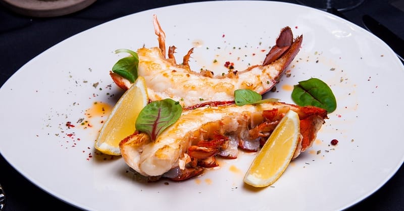 5* Seafood Theme Night Buffet W/Beverage For A Child Or Up To 4 Adults Abu Dhabi - Image 6