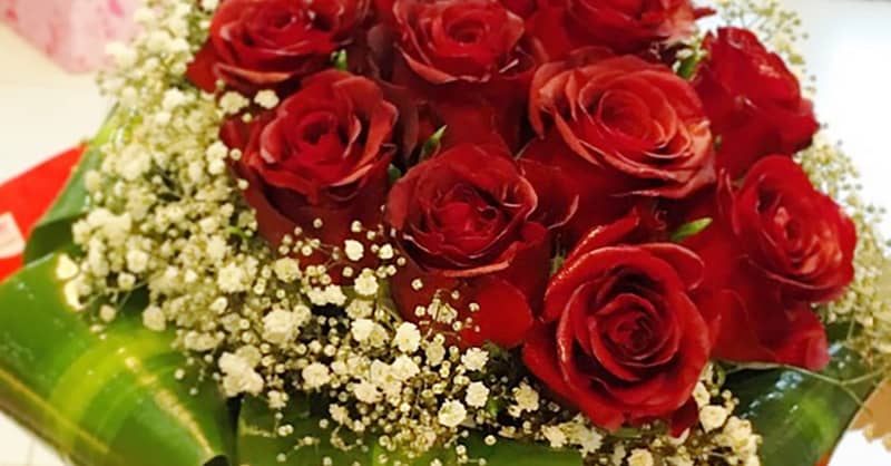 50 To 200 Roses And Card Dubai - Image 4