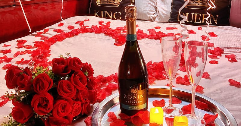 Birthday, Romantic, Bachelor/Bachelorette Party Decorations For Yachts Dubai - Image 10