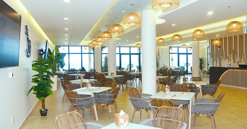 Breakfast Buffet W/ Pool & Beach Access: One Child & Up To 4 Adults Dubai - Image 3