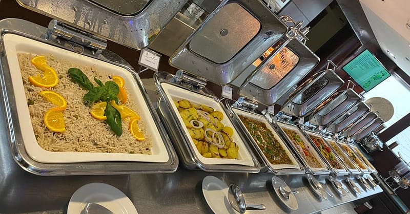 Breakfast Buffet With Refreshment And Pool Access Dubai - Image 4