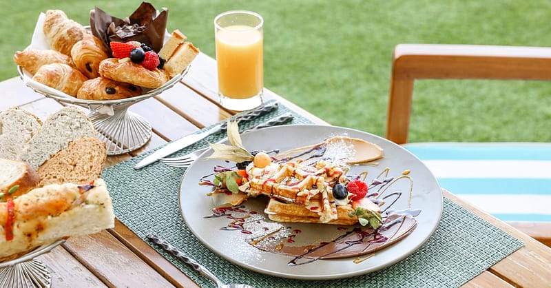 Breakfast With Pool Access For A Child And Adults! Dubai - Image 2