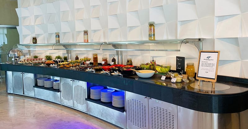 Buffet Breakfast & Juices For Child/Adult Or Lunch / Dinner For Adults Abu Dhabi - Image 4