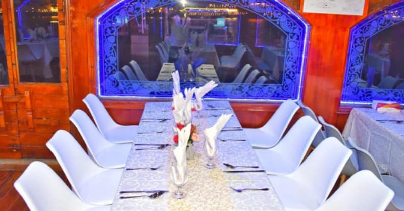 Canal Cruise Buffet Dinner Cruise For 1 Child Or 1, 2, Or 4 Adults Dubai - Image 10