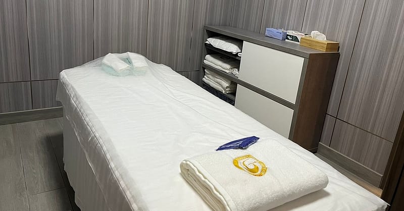 Choice Of Deep Tissue/Sports, Physiotherapy, Or Feet Reflexology Dubai - Image 3