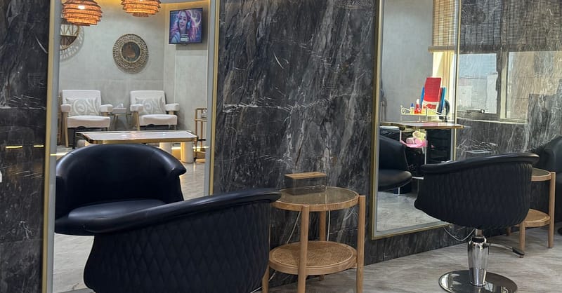 Choice Of Hair Wash And Blowdry At Bronzette Salon Dubai - Image 5