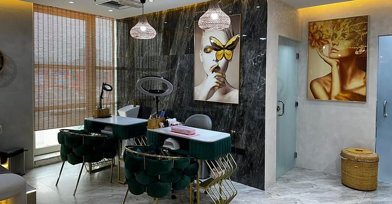 Choice Of Hair Wash And Blowdry At Bronzette Salon Dubai - Image 7