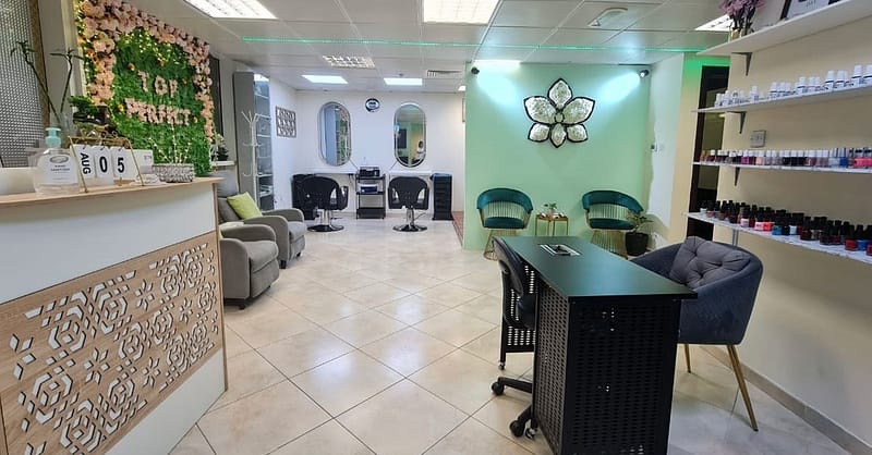 Choice Of Individual 3d, 2d, Natural, Or Volume Eyelash Extensions Abu Dhabi - Image 6