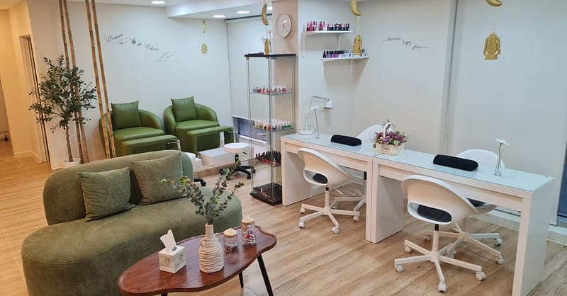 Gelish Mani & Pedi Or Mani-Pedi W/ Wash & Blowdry Abu Dhabi