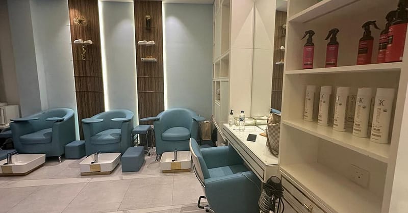 Classic Or Gel Mani-Pedi Or Full Set Acrylic Nails By Experts Dubai - Image 3
