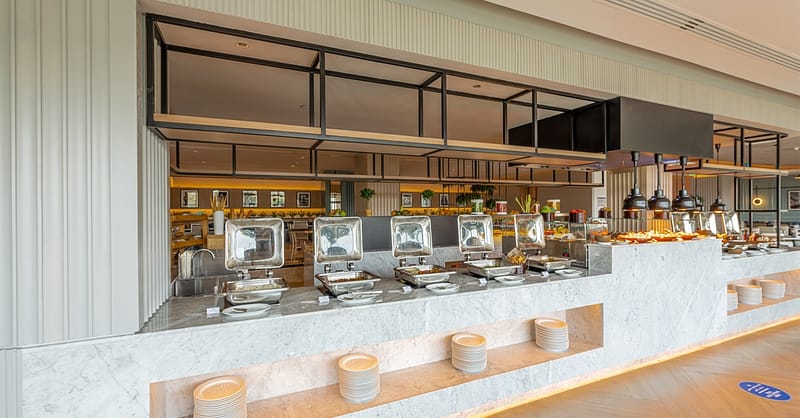 Delicious And Refreshing Lunch Or Dinner Buffet With Beverages Abu Dhabi - Image 6