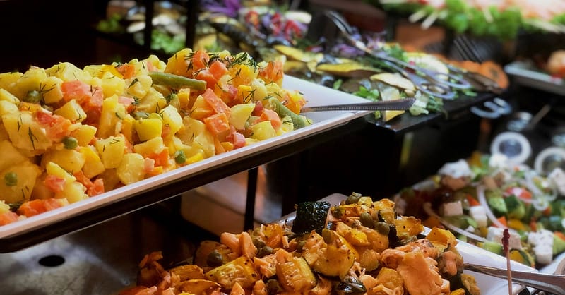 Dinner Buffet With One Soft Beverage (Pool Access) Dubai - Image 6
