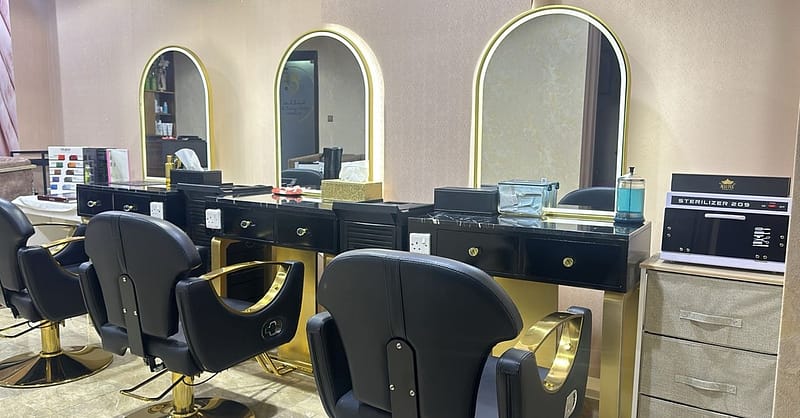 Enhance With 60-Min Diamond/Gold Facial With Optional Eyebrow Shaping Abu Dhabi - Image 3