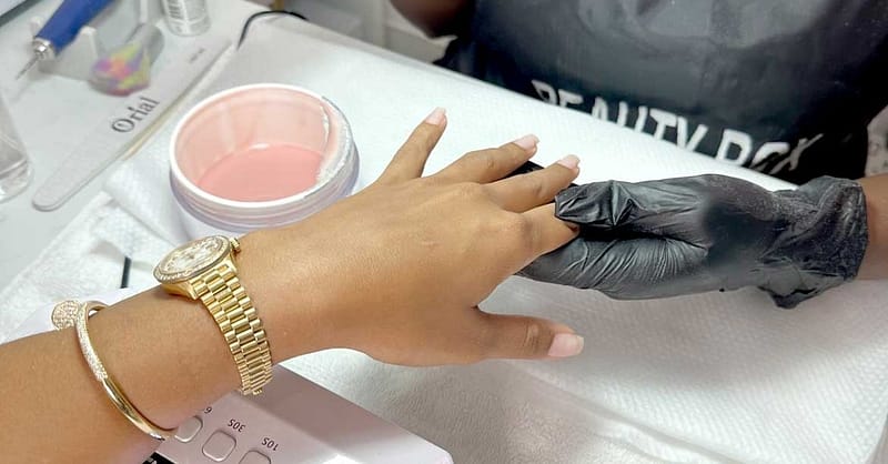 Enjoy A Complete Wax Session For Women Dubai - Image 2