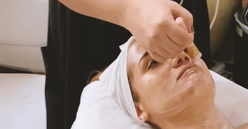 Experience Transformative Skincare With Organic Lift Facials Dubai - Image 3
