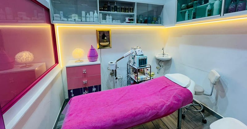 Half Or Full Legs And Full Arms Or Brazilian With Underarms Waxing Dubai - Image 3