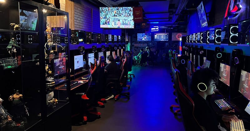 Gaming In General, Small Private, Or Big Private Room W/ Optional Food Dubai - Image 6