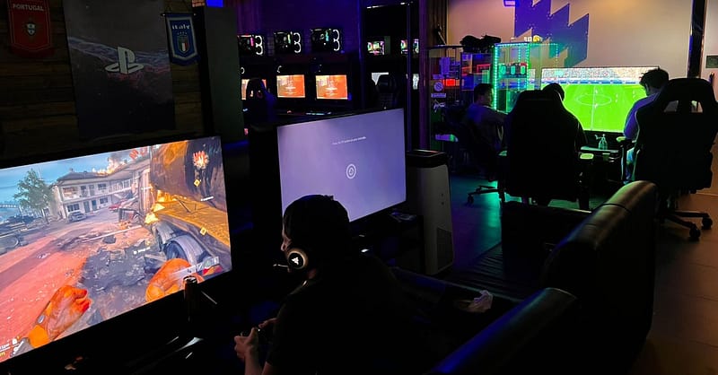 Gaming In General, Small Private, Or Big Private Room W/ Optional Food Dubai - Image 7