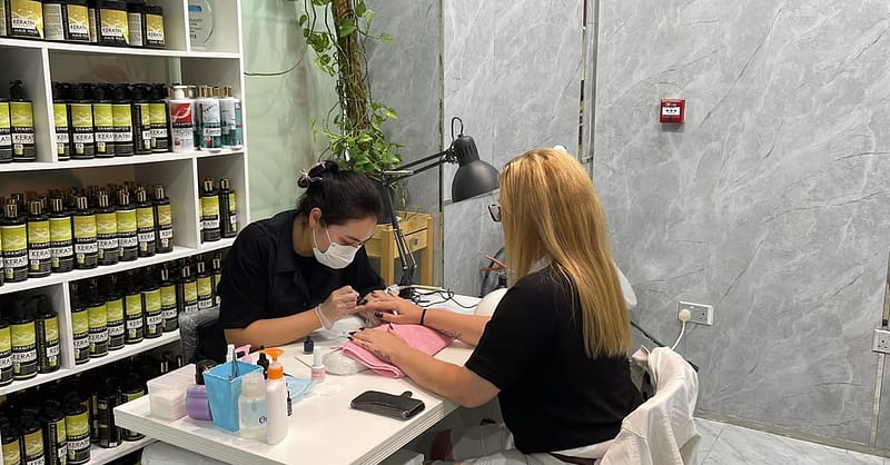 Get A Womens Half Or Full Arms & Legs Or Full Body Waxing & More Dubai - Image 4