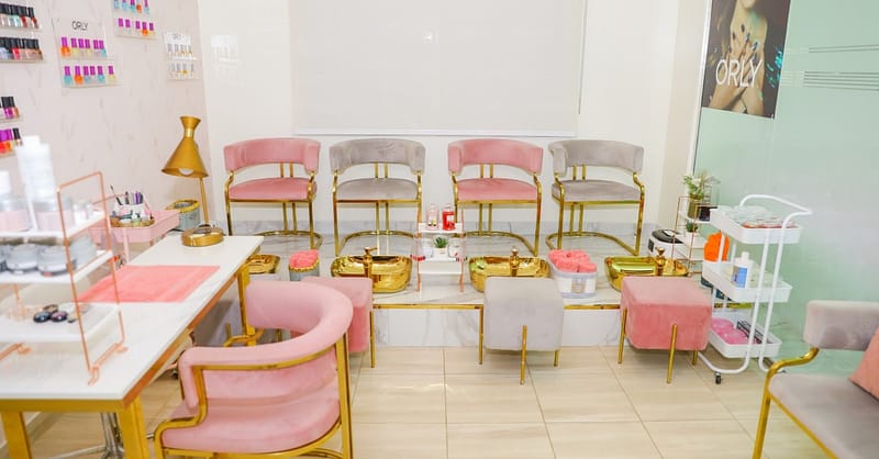 Get Facial Services With Scrub, Mask And Serum For Glowing Skin Abu Dhabi - Image 2