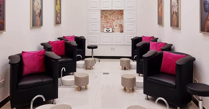 Get Ready To Flaunt Your Perfect Classic Or Gel Mani-Pedi Makeover Dubai - Image 7