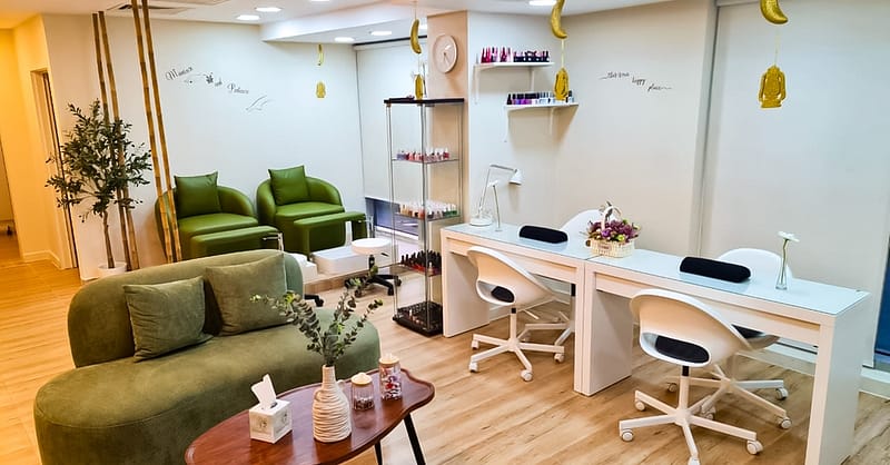 Get Smooth Skin With Choice Of Areas For Waxing Sessions! Abu Dhabi - Image 4