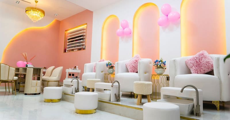 Hair Wash, Blow Dry Or Hot Oil Treatment At Divine Beauty Lounge Dubai - Image 4