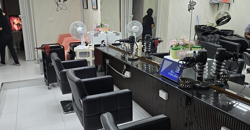 Hair Wash, Trim, Blow Dry With More Optional Services Dubai - Image 4