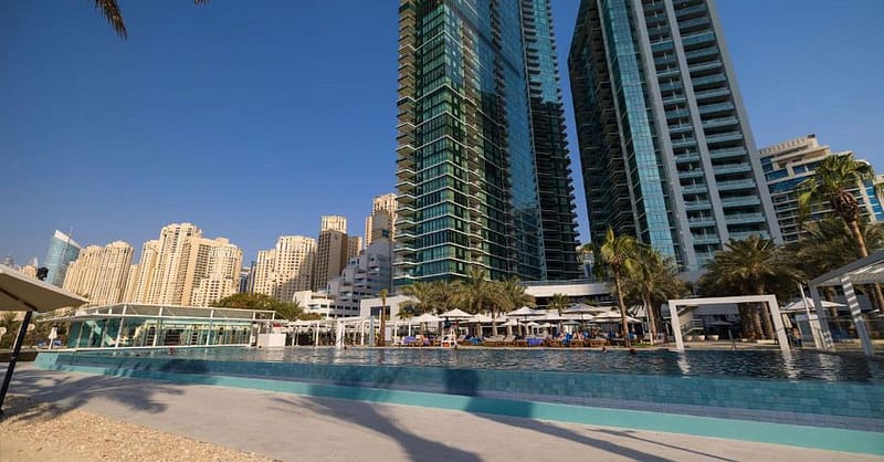 Have A Fun Saturday: Brunch With Pool And Beach Access Dubai - Image 2