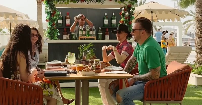 Have A Fun Saturday: Brunch With Pool And Beach Access Dubai - Image 5