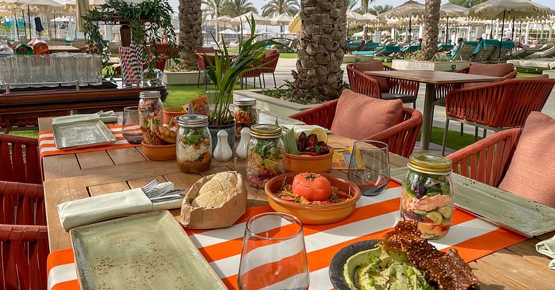 Have A Fun Saturday: Brunch With Pool And Beach Access Dubai - Image 6