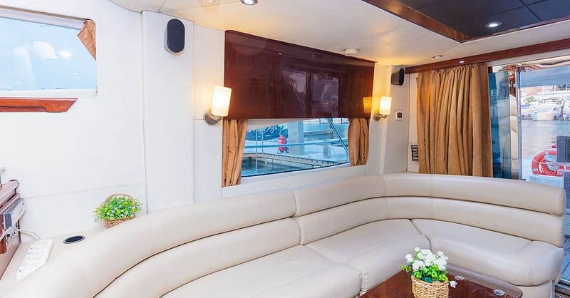 Luxury Yacht Or Fishing Tarrad Rental At Luxury Yachts Dubai - Image 19