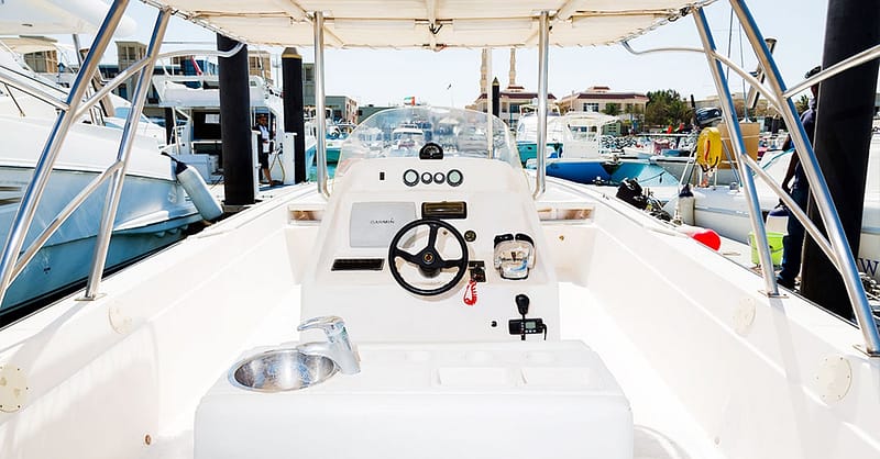 Luxury Yacht Or Fishing Tarrad Rental At Luxury Yachts Dubai - Image 2