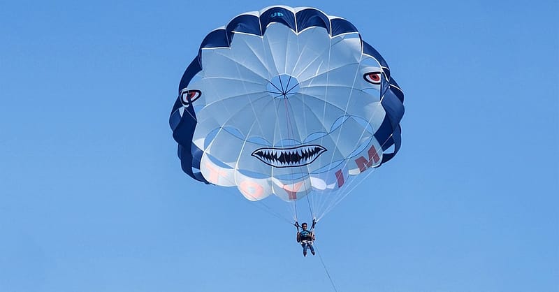 Parasailing In The Middle Of The Sea At 500ft For One Or Two Dubai - Image 2