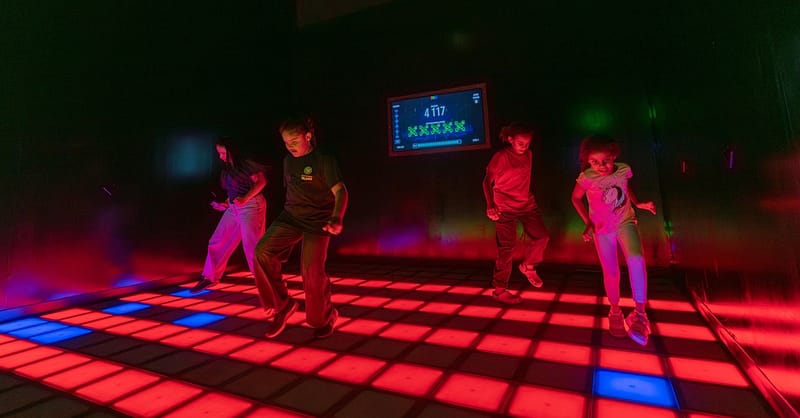 Pixel Lighting Game For Upto Four! Dubai - Image 3