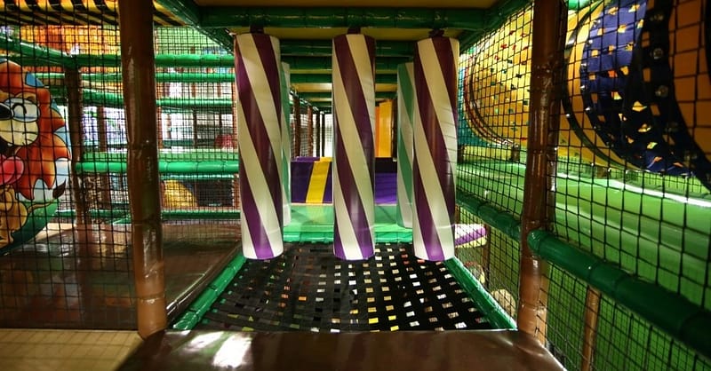 Play Area Entry With Sand Art Dubai - Image 3