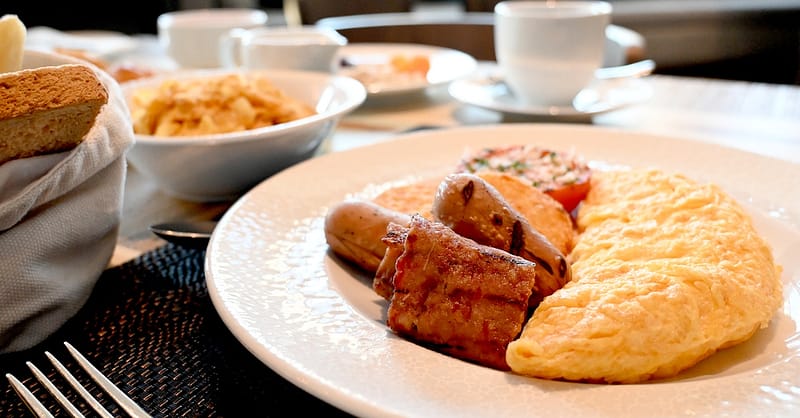 Premium Breakfast Buffet With Live Station And Hot Beverages Dubai - Image 3