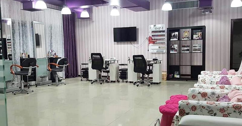 Classic Manicure And Pedicure Dubai