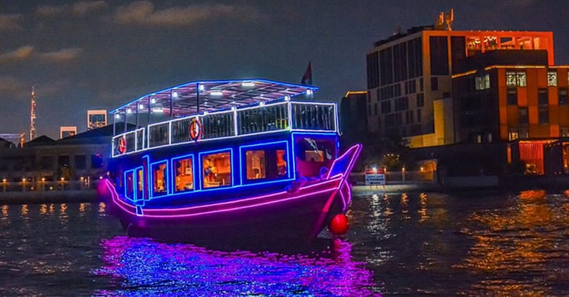 Starry Night Dhow Dinner Cruise Dubai - Image 4