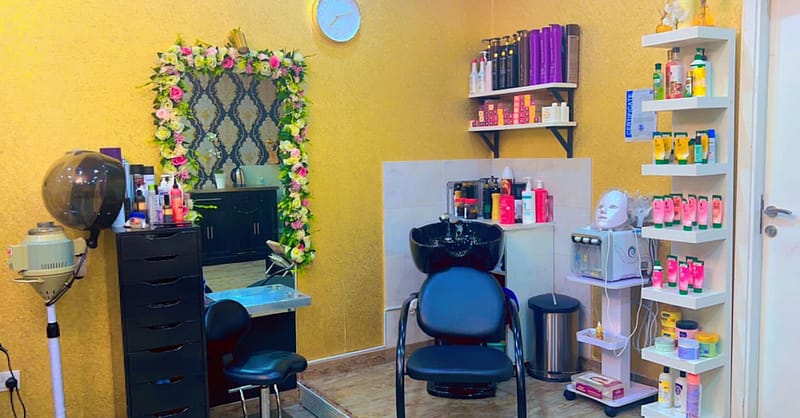 One-Hour Cleansing Facial At Vinis Beauty Art Ladies Centre Llc Dubai - Image 5