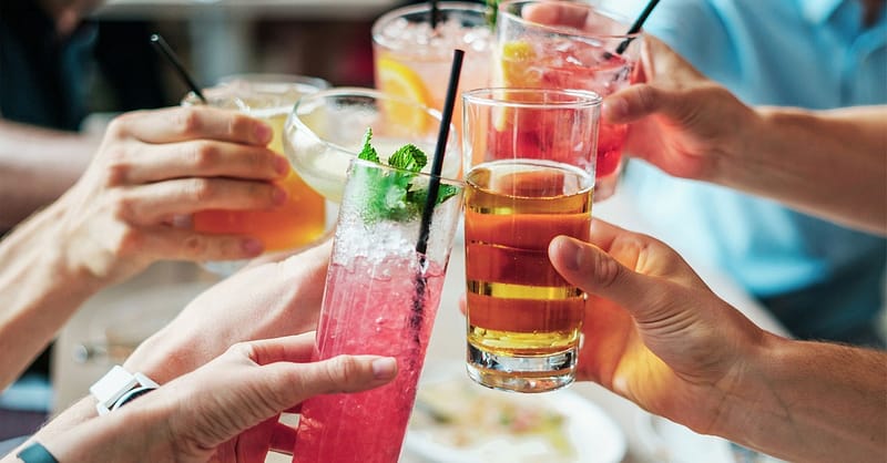 Weekend Live Bbq Buffet W/ Beverage For 1 Child Or 1, 2, 3 Or 4 Adult Dubai - Image 4