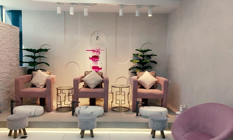 20, 30 Or 40 Minute Feet Reflexology, Classic Pedicure & More Dubai - Image 5