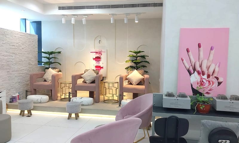 Gelish Mani Or Pedi & More Dubai